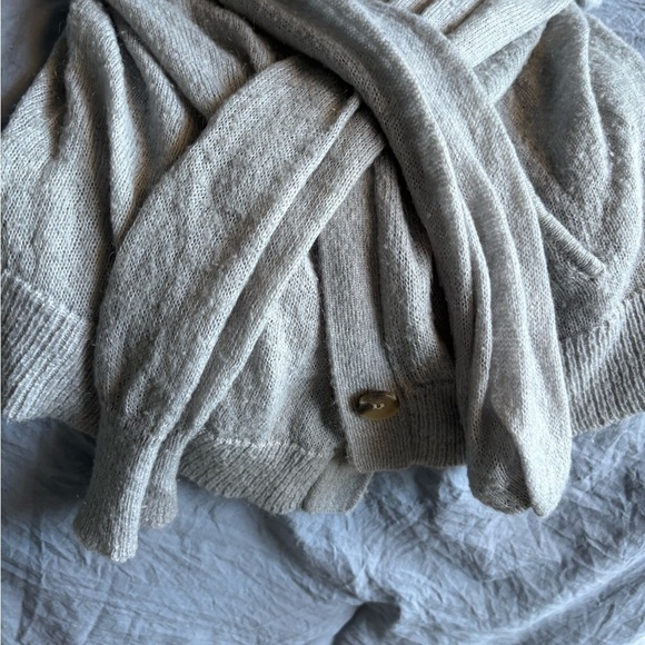 american eagle outfitters Blouse XL Women’s V-neck Gray Cardigan Buttons/pockets - Picture 13 of 13